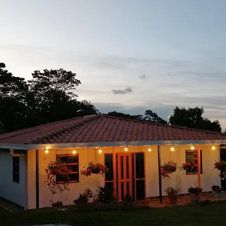 Genesis, Un Lugar Para Descansar Y Disfrutar Santa Elena  Exterior photo